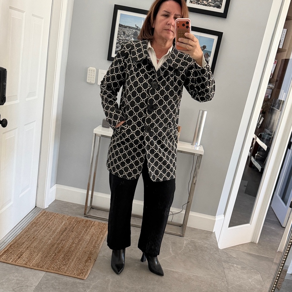 S & D Black and‎ White Patterned Coat